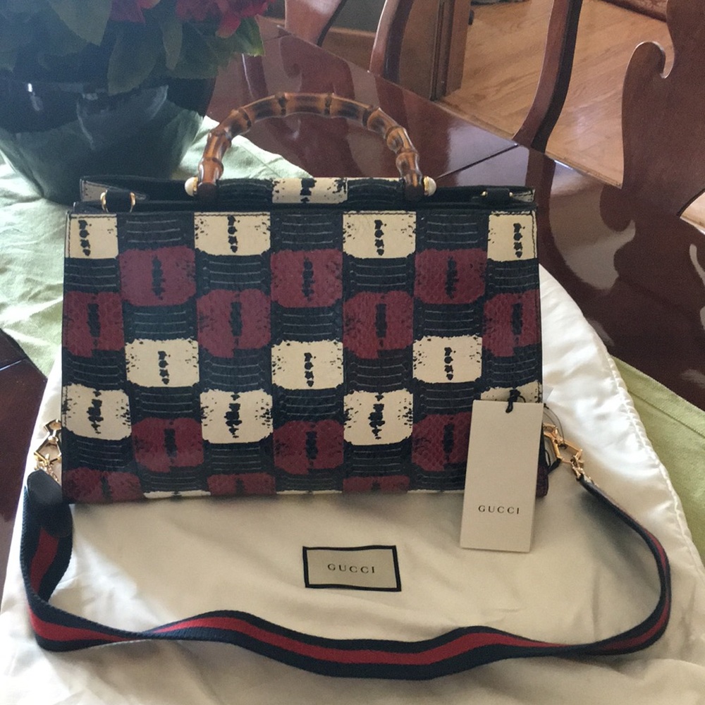 GUCCI♥️RUNWAY BAG♥️NEW❤️Nymphaea snakeskin Tote - Picture 8 of 16